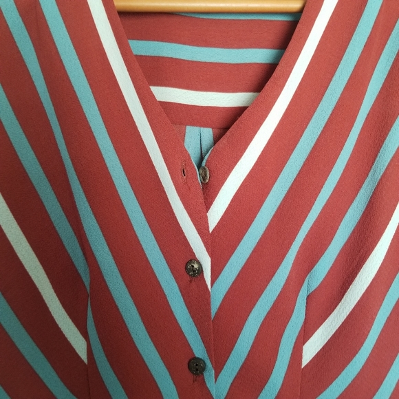 Monteau Los Angeles Top - Picture 4 of 5